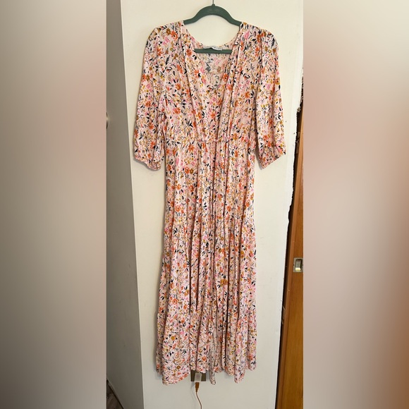 Petal & Pup midi dress 🍂 - Picture 2 of 4